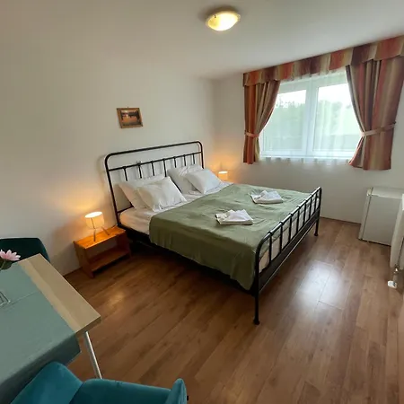 Csicsergo Szabadidokoezpont Rezort *