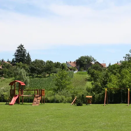 Csicsergo Szabadidokoezpont Rezort *