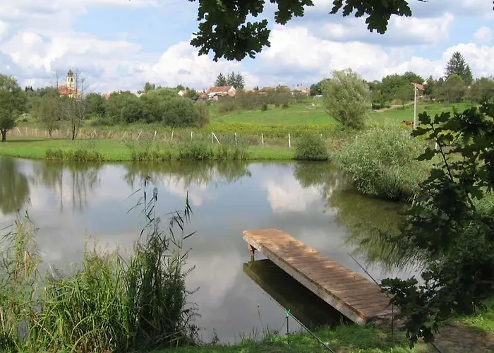 Csicsergo Szabadidokoezpont Resort Nova