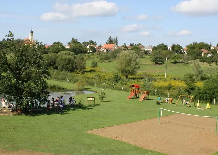 Resort Csicsergo Szabadidokoezpont Nova